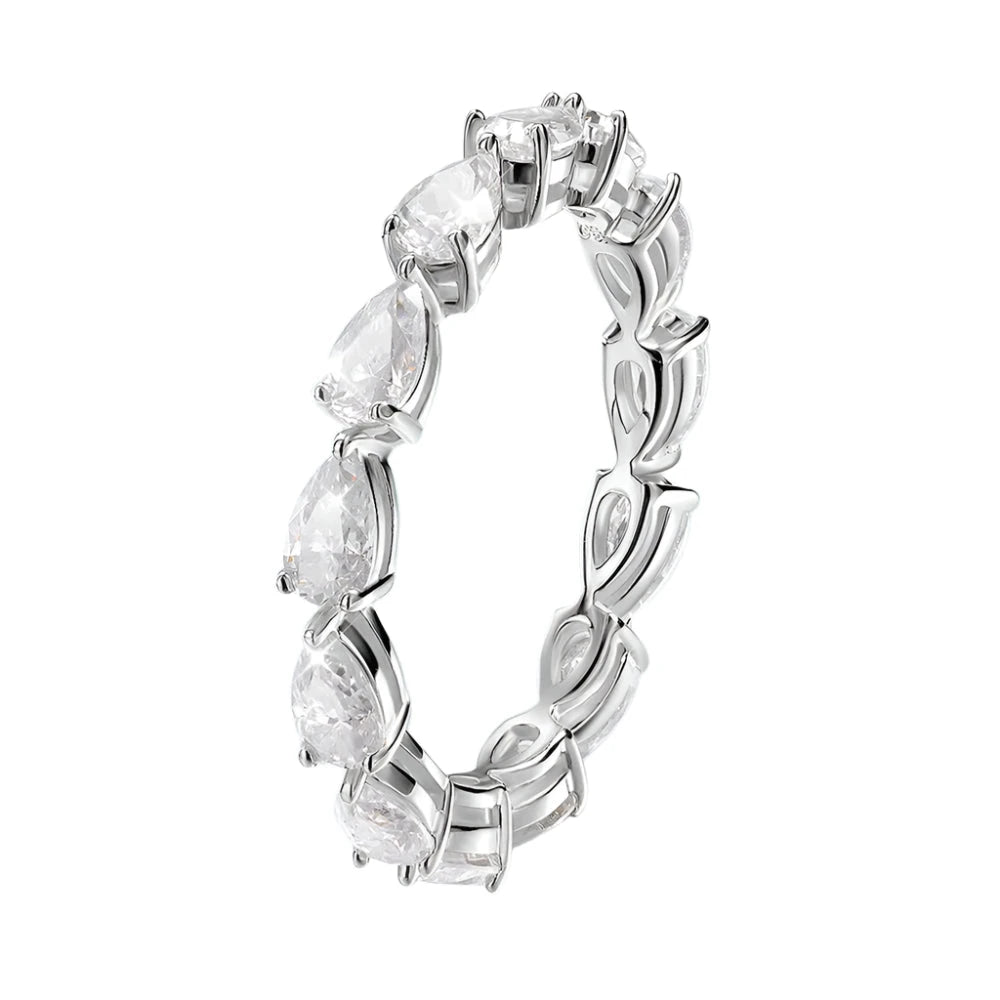 Elegant moissanite ring featuring a brilliant pear-cut centre stone set in certified 925 sterling silver. Radiates timeless elegance and modern charm—perfect as an engagement ring or a refined everyday statement. Hypoallergenic, water- and tarnish-resistant for lasting brilliance.