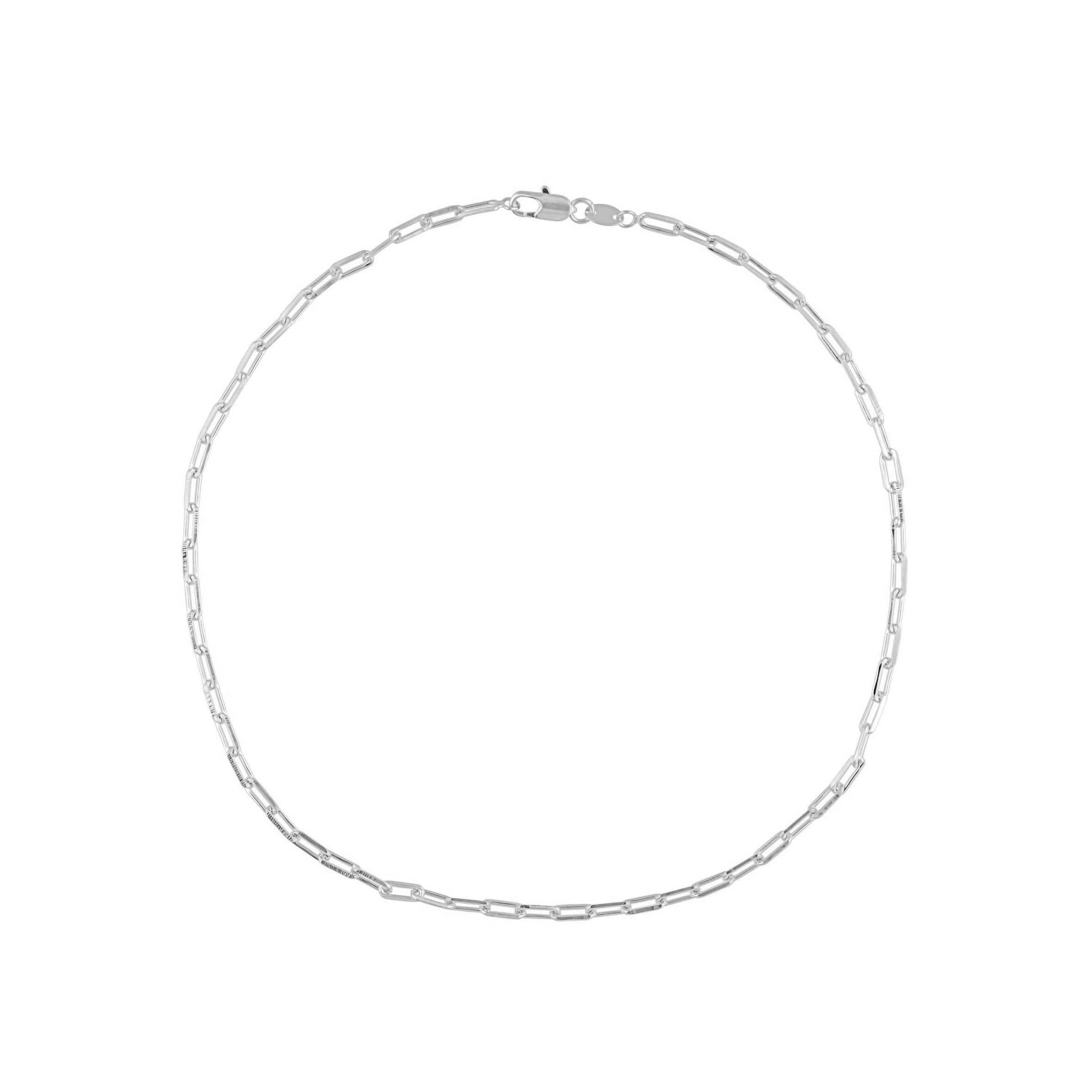 Polished oversized link chain necklace crafted from 18K gold-plated stainless steel, available in two lengths. Bold yet timeless, this hypoallergenic, water- and tarnish-resistant piece is perfect for everyday layering—adding structure, shine, and modern edge to any jewellery stack.