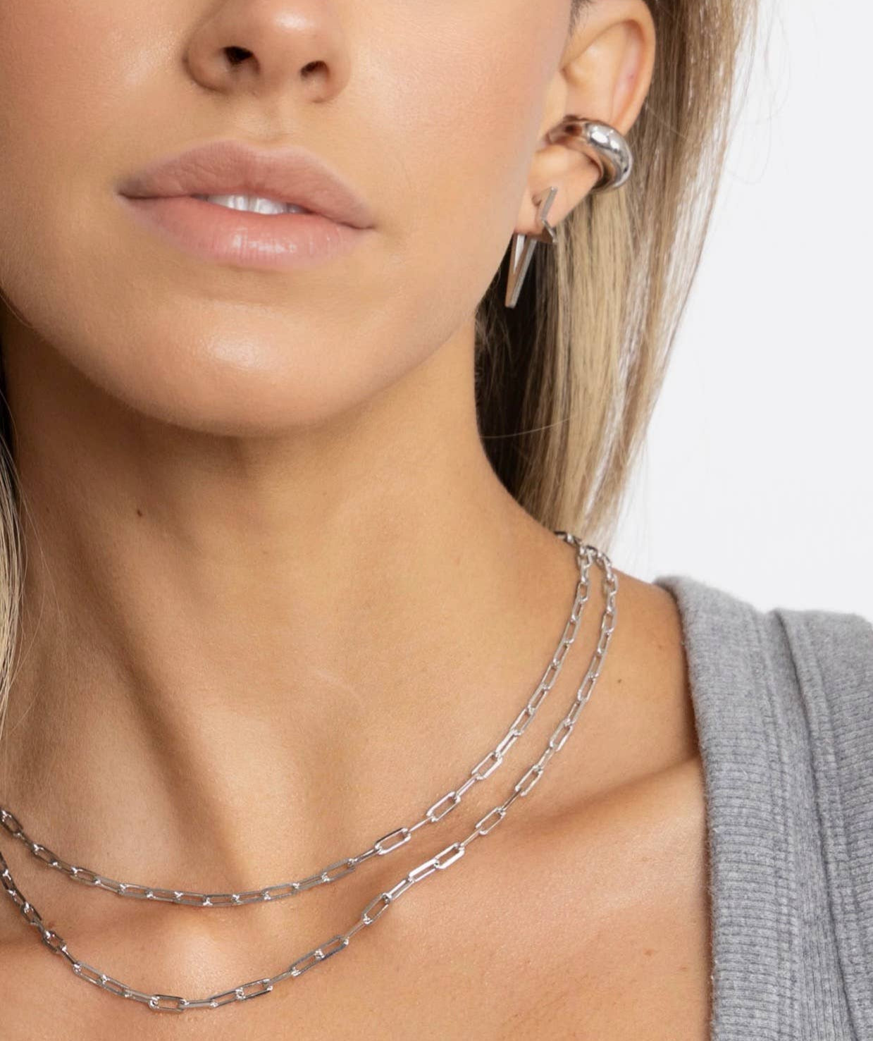 Polished oversized link chain necklace crafted from 18K gold-plated stainless steel, available in two lengths. Bold yet timeless, this hypoallergenic, water- and tarnish-resistant piece is perfect for everyday layering—adding structure, shine, and modern edge to any jewellery stack.