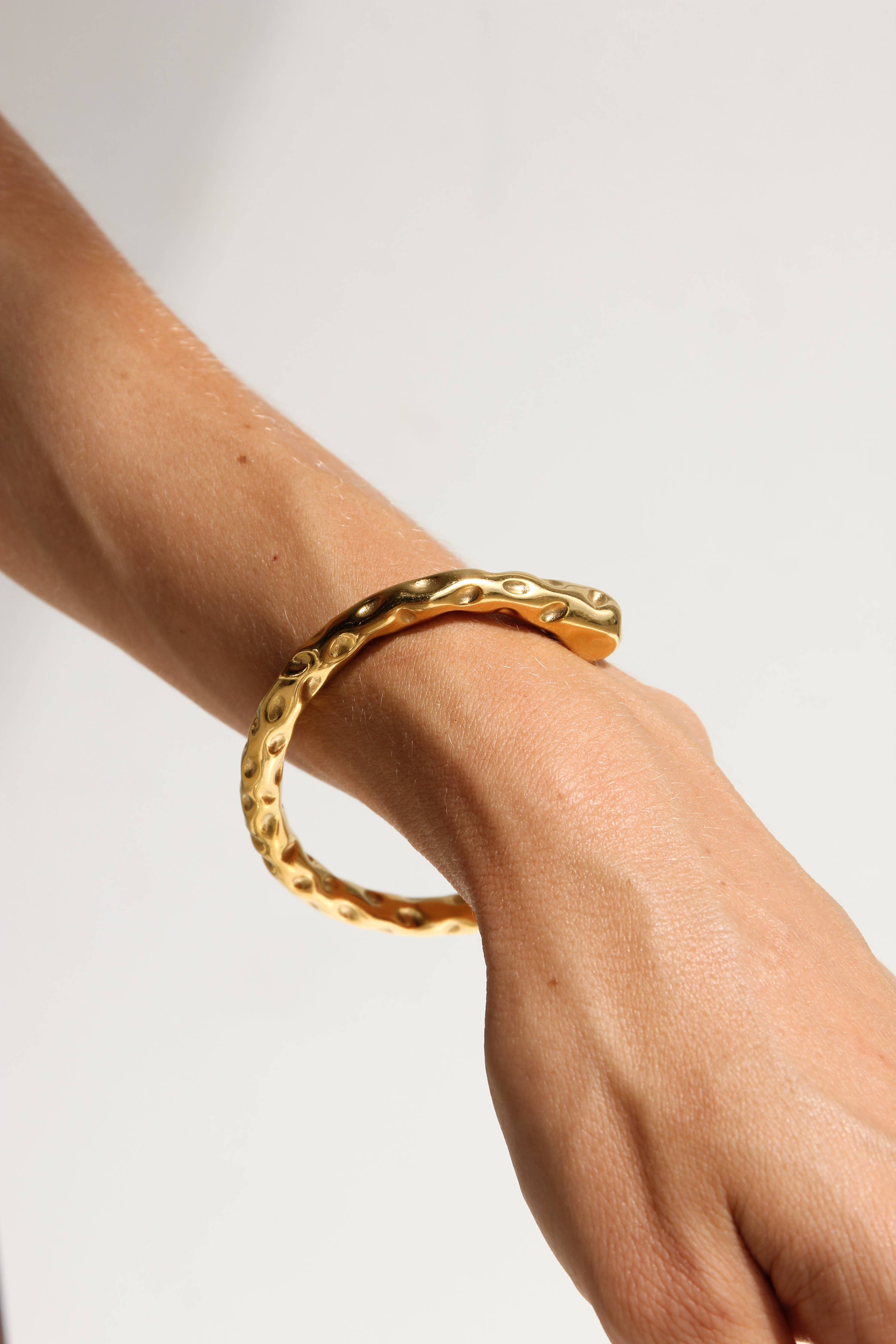Aurora Textured Cuff Bracelet – 18K Gold Plated, Elegant Statement